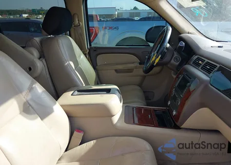 2011 Chevrolet Suburban 1500 Ltz from USA, damaged, VIN 1GNSCKE02BR208200